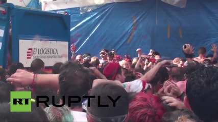 Spain: Splat! Tomatoes fly at world's 'biggest' food fight