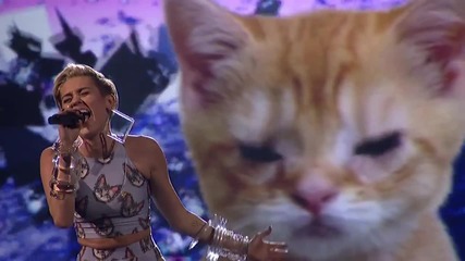 Miley Cyrus - Wrecking Ball ( 2013 Amas )