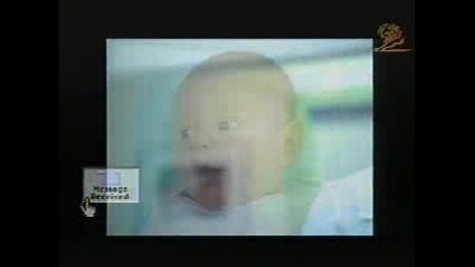 новородено бебе пощуря като видя бомби 