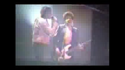 Bon Jovi - Living On A Prayer - Live