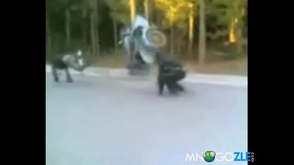 Пребивания И инциденти Много Смях