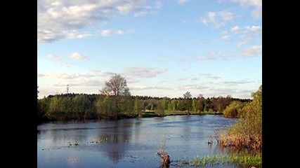 Лодка в реката- Едно великолепно изпълнение- Оригинал