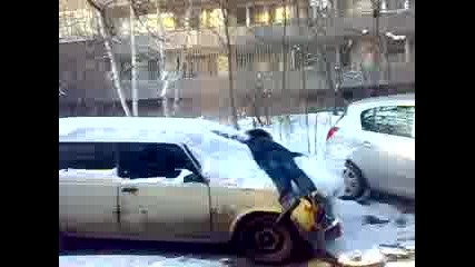 Тъпаци Скачат По Коли
