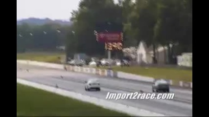 Mercedes C63 Amg жестоко наказва Pontiac Gto