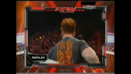 Sheamus нарита Cesaro след мача му - Wwe Raw - 26/5/14