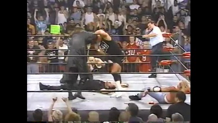 Стинг спасява Далас Пейдж от Nwo - Wcw Nitro, October 27th 1997