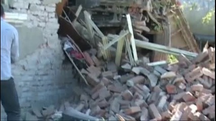 Цистерна се вряза в къща в село Страхилово