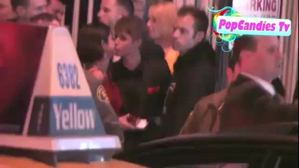 Justin Bieber Selena Gomez Ever Lasting Kiss @ Vanity Fair Oscar Party Noh8! 