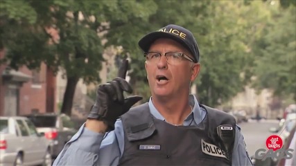Полицай Стреля по Крадец Без Пистолет - Скрита Камера