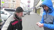 Пичове дават 1000 долара на бездомник заради честността му
