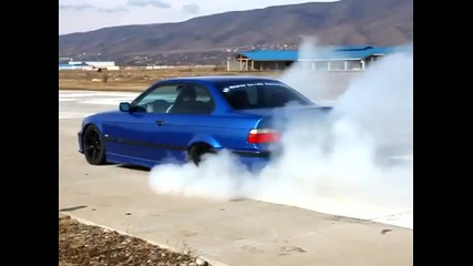 Burnout - Bmw E36 !