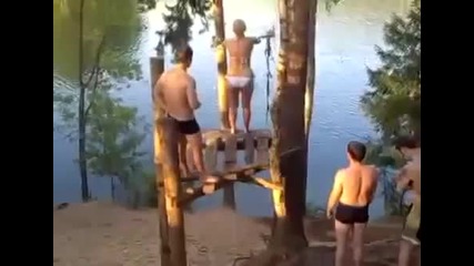 (смях) Тази гадно се изсипа! :d