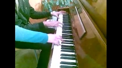 Aziz Mma kawar na piano