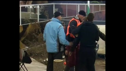 Big Brother 4 - Малко преди големият побой Даниел скача на Панчев, но съквартирантите ги разтърват [
