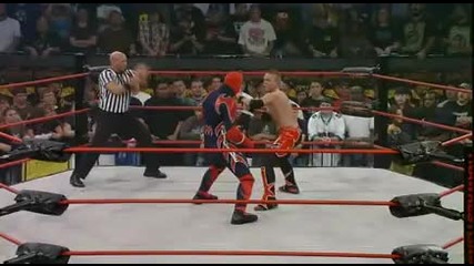 Twist Kick - Amazing Red 