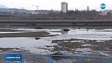 Жената, хвърлила бебето си във Водното огледало, се изправи пред съда