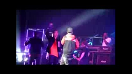 Justin Bieber rapira svoi rap na Look At Me Now Melbyrn Avstraliia 02.05.2011