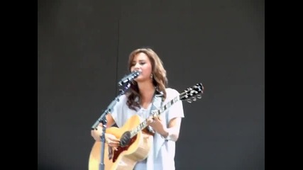 Demi Lovato - Catch Me - Soundcheck - Camp Rock Tour 