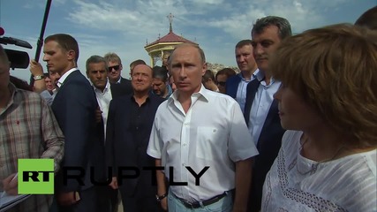 Russia: Putin and Berlusconi visit St. Vladimir's Cathedral in Crimea