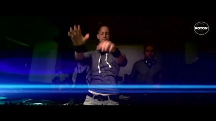 Alien Cut & Dino Brown feat. Vivian B - Love Me Boy (official Video)