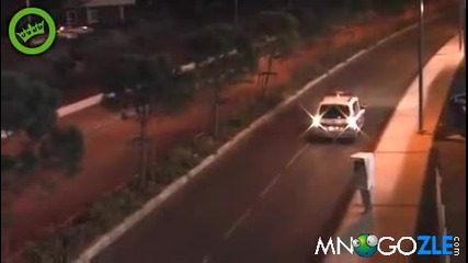 Пътна камера бяга от полицията