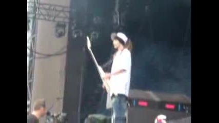 Tom Kaulitz Fucks His Guitar 1