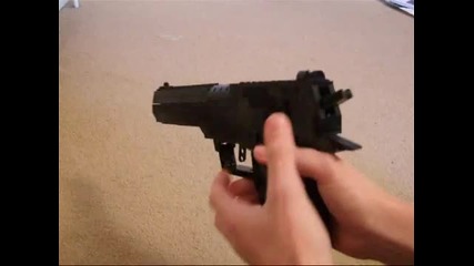 Лего пистолет Desert Eagle ! Работи! 