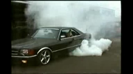 Burnout Mercedes Benz 560 Sec