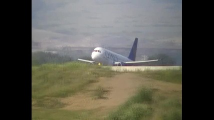 Ссамолет Airbus A319 На Авиокомпания Cyprus Airways Каца На Летище София