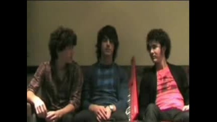 Funny Moments Of The Jonas Brothers