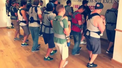 Бащи танцуват с бебетата си