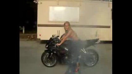 Shanaira Burnouts With Honda Cbr 1000rr