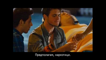 Piranha 3dd (2012) целият филм ( 1-ва част ) с Български субтитри