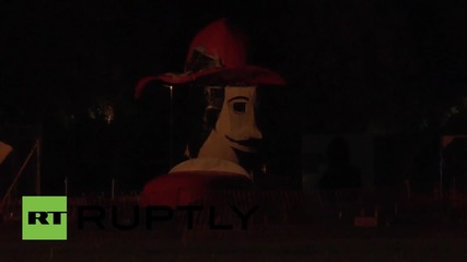 UK: Giant David Cameron effigy burned at Lewes bonfire night festivities