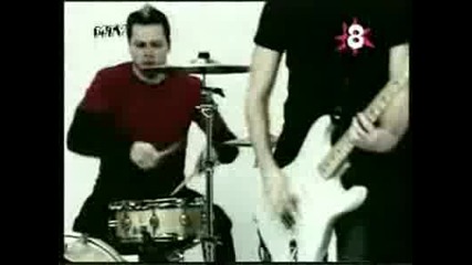 Avril Lavigne - I Dont Give
