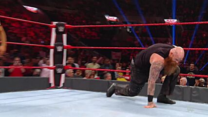Seth Rollins vs. Erick Rowan - Falls Count Anywhere Match: Raw, Oct. 28, 2019 (Full Match)