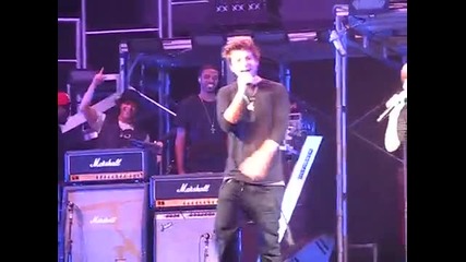 Justin Bieber - Omaha Mall [live]