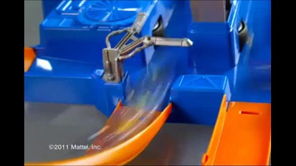 Кикиморско Царство представя писта Sky Jump от Hot Wheels