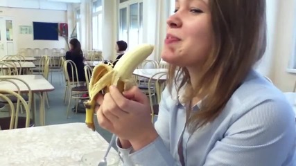 Юля и банан