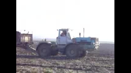 Трактор Т - 150к С Торорасхвърлящо Ремарке