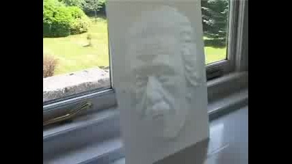 Страхотна илюзия с маска