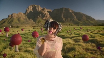 • Lily Allen - Air Balloon ( Official Video ) •