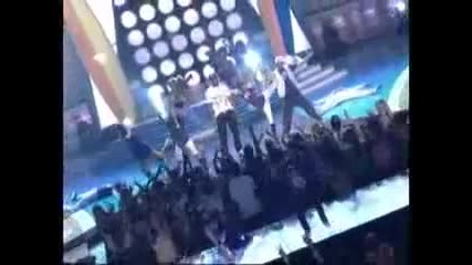 Teen Choice Awards Dance Battle; Miley 