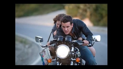 Tres metros sobre el cielo [mario Casas and Maria Valverde]