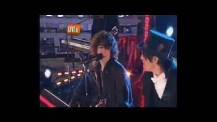 Miley Cyrus With The Jonas Brothers perfoming on New Year Eve 2007 (part 2)