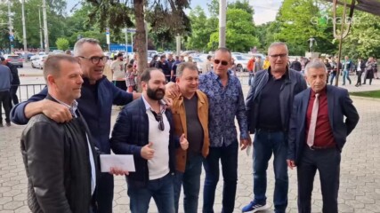 Още "червени" легенди са на Националния стадион