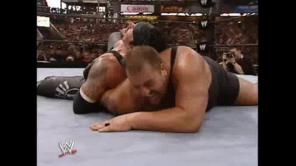 Wrestlemania 19 - Aтреин и Грамадата срещу Гробаря [ Мач с хандикап ]