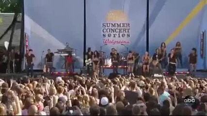 Miley Cyrus - Can t Be Tamed on Gma Concert 