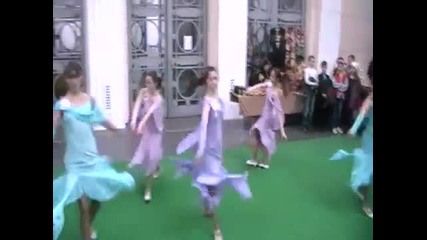 Красивые девушки -танцуют~киев~ukrainian girls dancing in Kiev