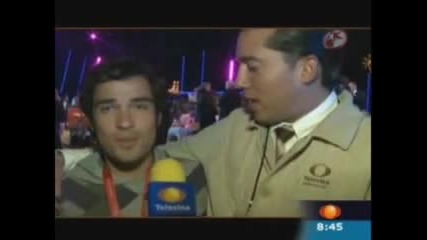 Poncho canta en La Posada de las Estrellas 